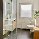 Séjour chez l'habitant Dock 6 - *