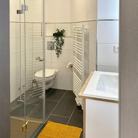 Dock 6 - קושהאבן