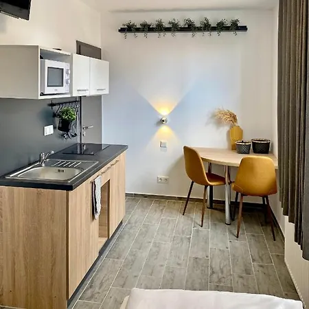 Dock 6 - * קושהאבן