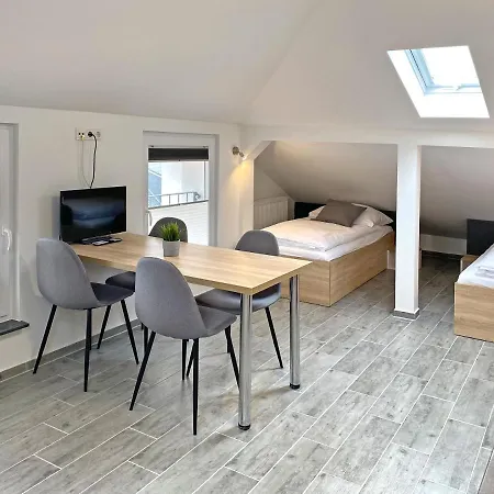 Dock 6 - * קושהאבן