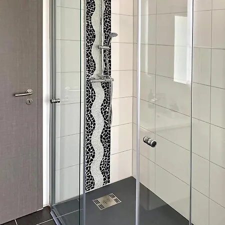 Dock 6 - בית אירוח