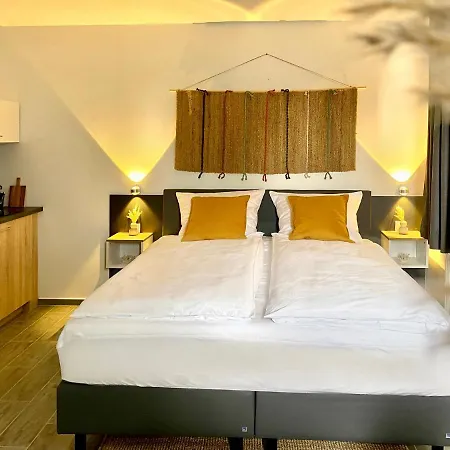 Dock 6 - בית אירוח