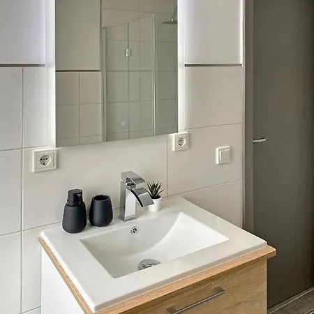 Dock 6 - בית אירוח *