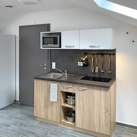 Dock 6 - בית אירוח