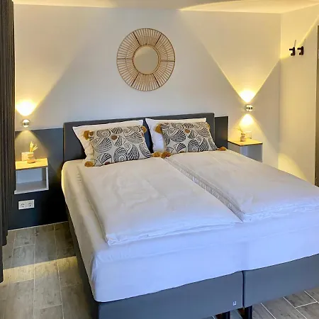 בית אירוח Dock 6 - קושהאבן