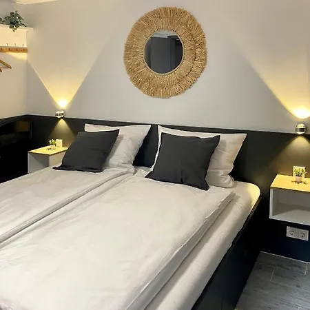 Dock 6 - Homestay szállás
