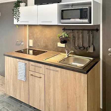 בית אירוח Dock 6 - *