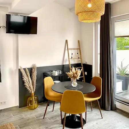 Dock 6 - * קושהאבן